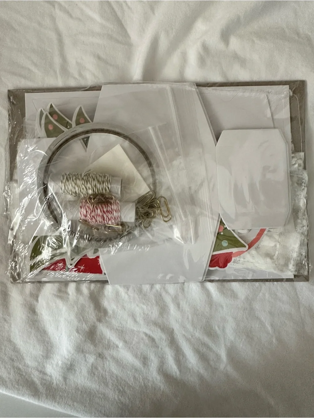 Stampin' Up! Paper Pumpkin Gifts Galore Kit - Red, Green, White